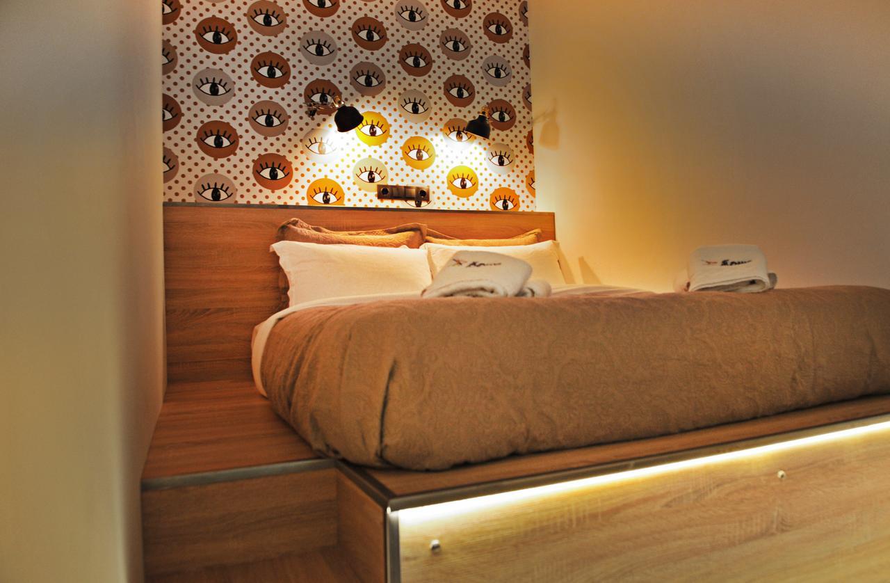 The Athenians Modern Apartments Bagian luar foto