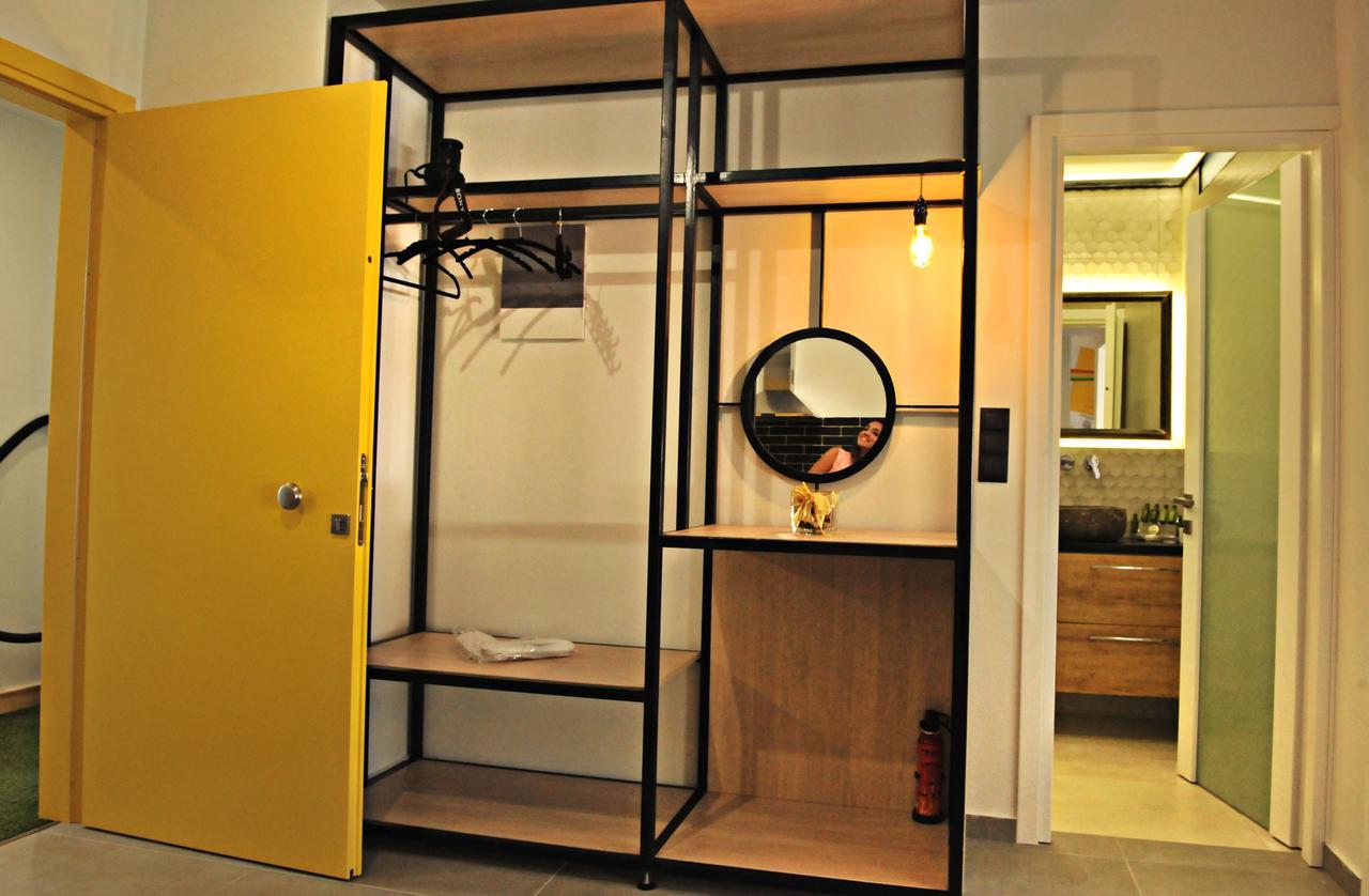 The Athenians Modern Apartments Bagian luar foto