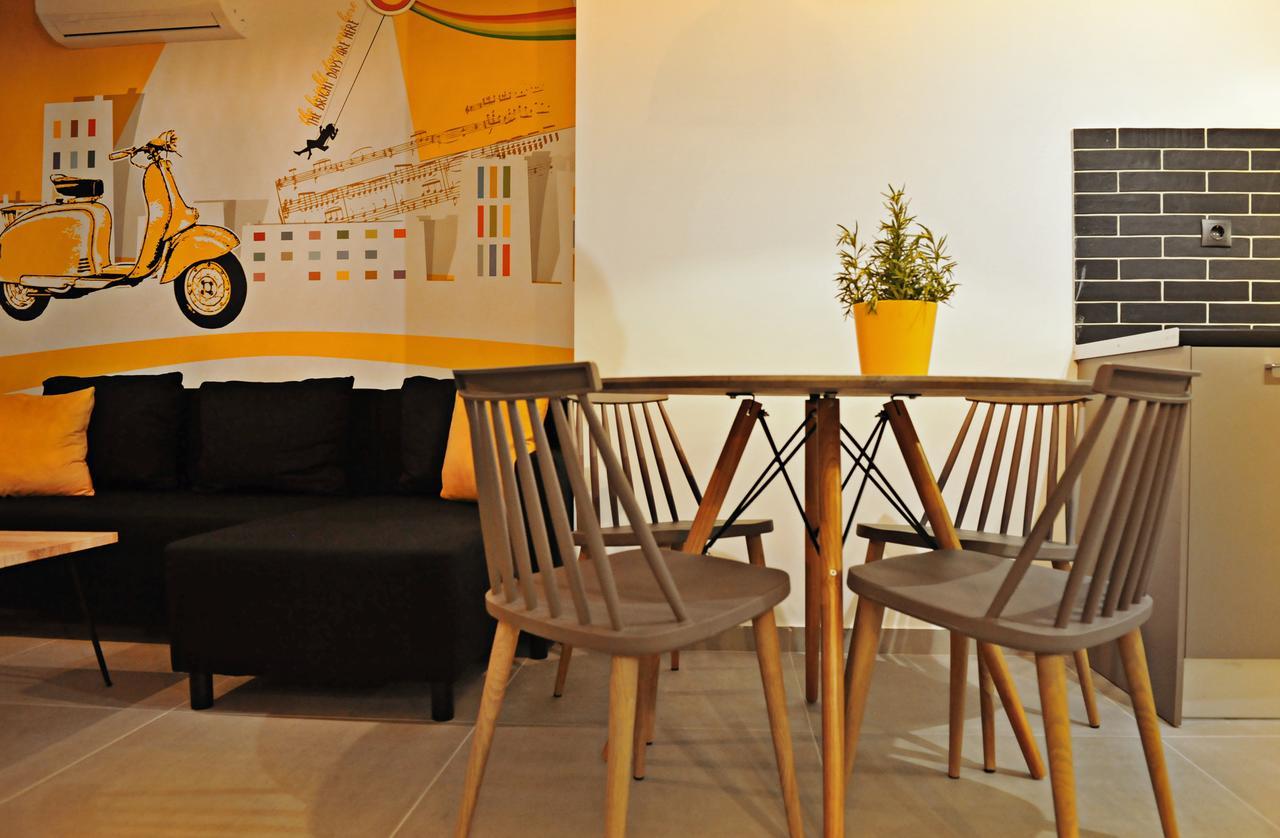The Athenians Modern Apartments Bagian luar foto