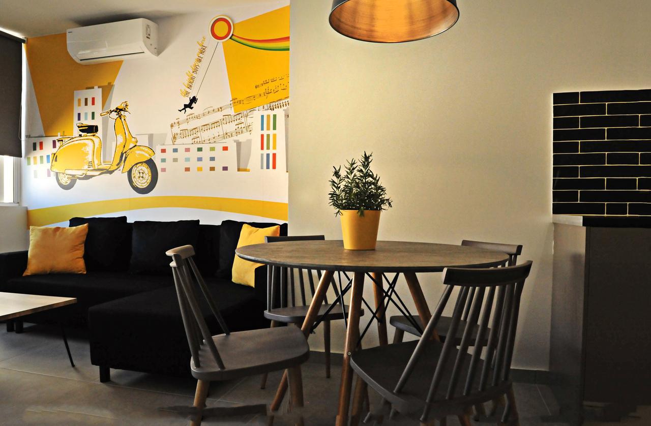 The Athenians Modern Apartments Bagian luar foto