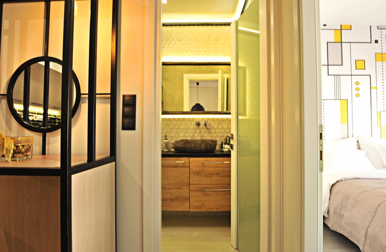 The Athenians Modern Apartments Bagian luar foto