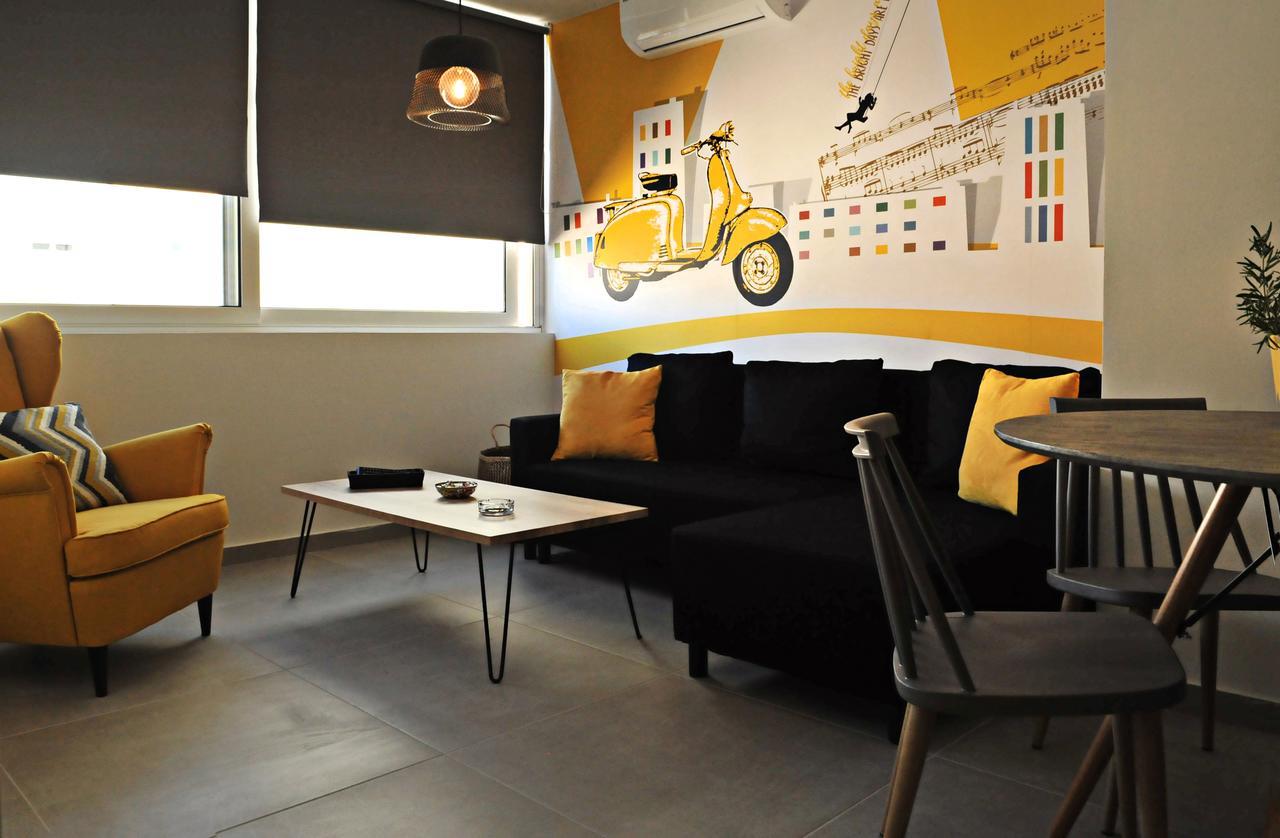 The Athenians Modern Apartments Bagian luar foto